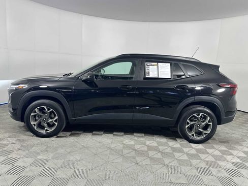 Used 2024 Chevrolet Trax LT w/ Driver Confidence Package FWD image 5