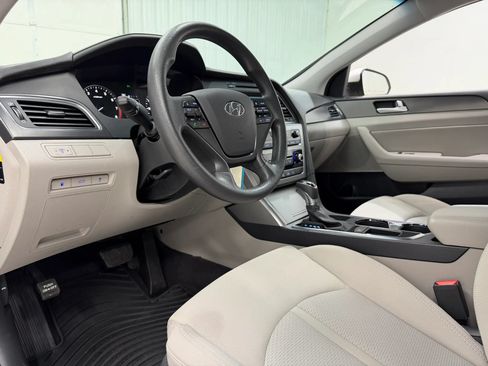 Used 2016 Hyundai Sonata Sport w/ Cargo Package FWD image 12