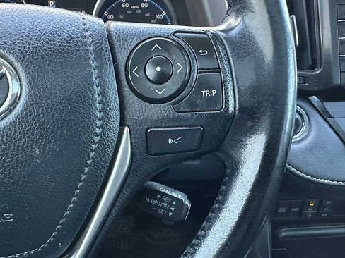 Used 2017 Toyota RAV4 Limited image 36