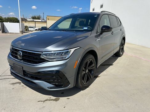 Used 2024 Volkswagen Tiguan SE R-Line w/ MDO Package, Three-Row FWD image 3