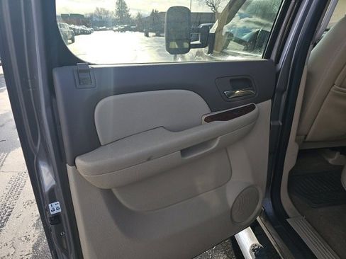 Used 2011 GMC Sierra 3500 SLT w/ SLT Convenience Package image 6