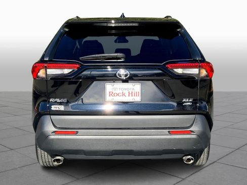 Used 2020 Toyota RAV4 XLE Premium AWD/4WD image 5