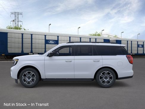 New 2026 Ford Expedition Active RWD image 3