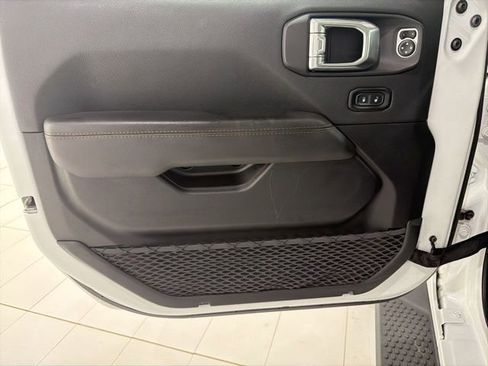 Used 2021 Jeep Wrangler Unlimited Sahara AWD/4WD image 10