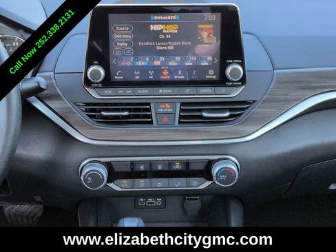 Used 2025 Nissan Altima 2.5 SV FWD image 18
