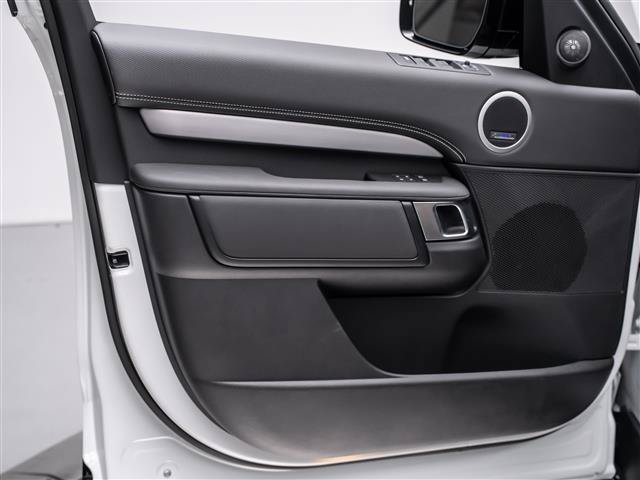 New 2026 Land Rover Discovery Limited Edition AWD/4WD image 23