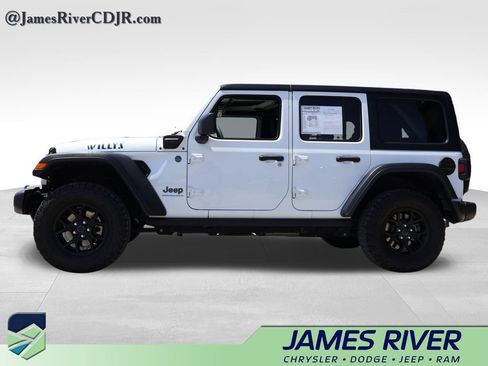 Used 2024 Jeep Wrangler Unlimited AWD/4WD image 2
