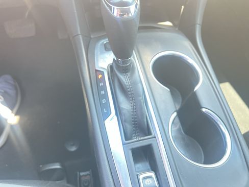 Used 2018 Chevrolet Equinox LS AWD/4WD image 23