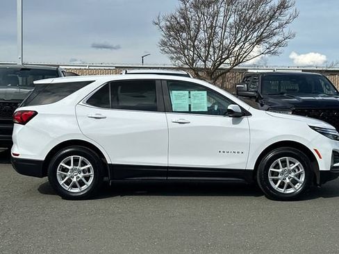 Used 2024 Chevrolet Equinox LT image 3