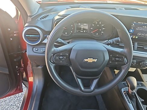 Used 2024 Chevrolet Trax LS w/ LS Convenience Package image 13