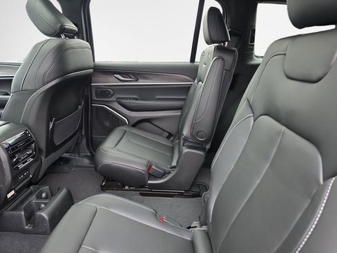 New 2026 Jeep Grand Cherokee L Limited w/ Limited Altitude Package image 24