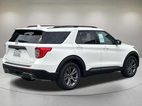 Certified 2023 Ford Explorer XLT w/ Equipment Group 202A AWD/4WD image 5