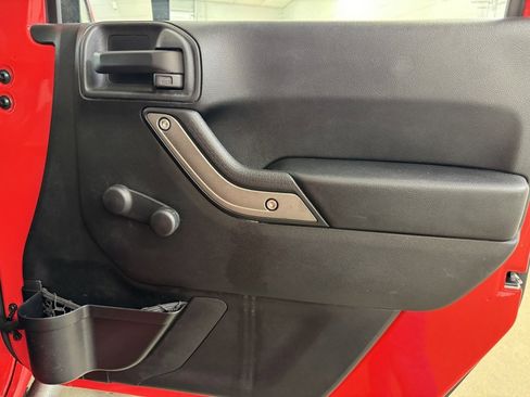 Used 2016 Jeep Wrangler Unlimited Sport w/ Connectivity Group image 25