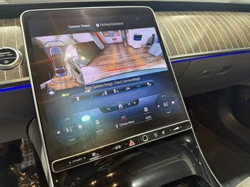 Used 2022 Mercedes-Benz S 580 4MATIC Sedan w/ AMG Line Package image 17