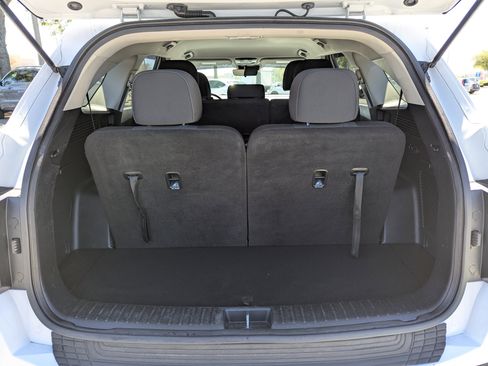 Used 2025 Kia Sorento LX image 9