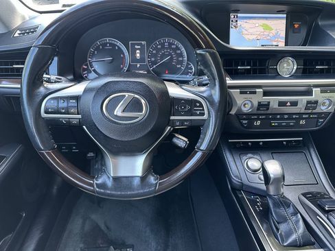 Used 2018 Lexus ES 350 w/ Navigation System Package FWD image 14
