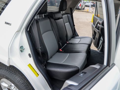 Used 2022 Toyota 4Runner SR5 Premium w/ Moonroof Package AWD/4WD image 34
