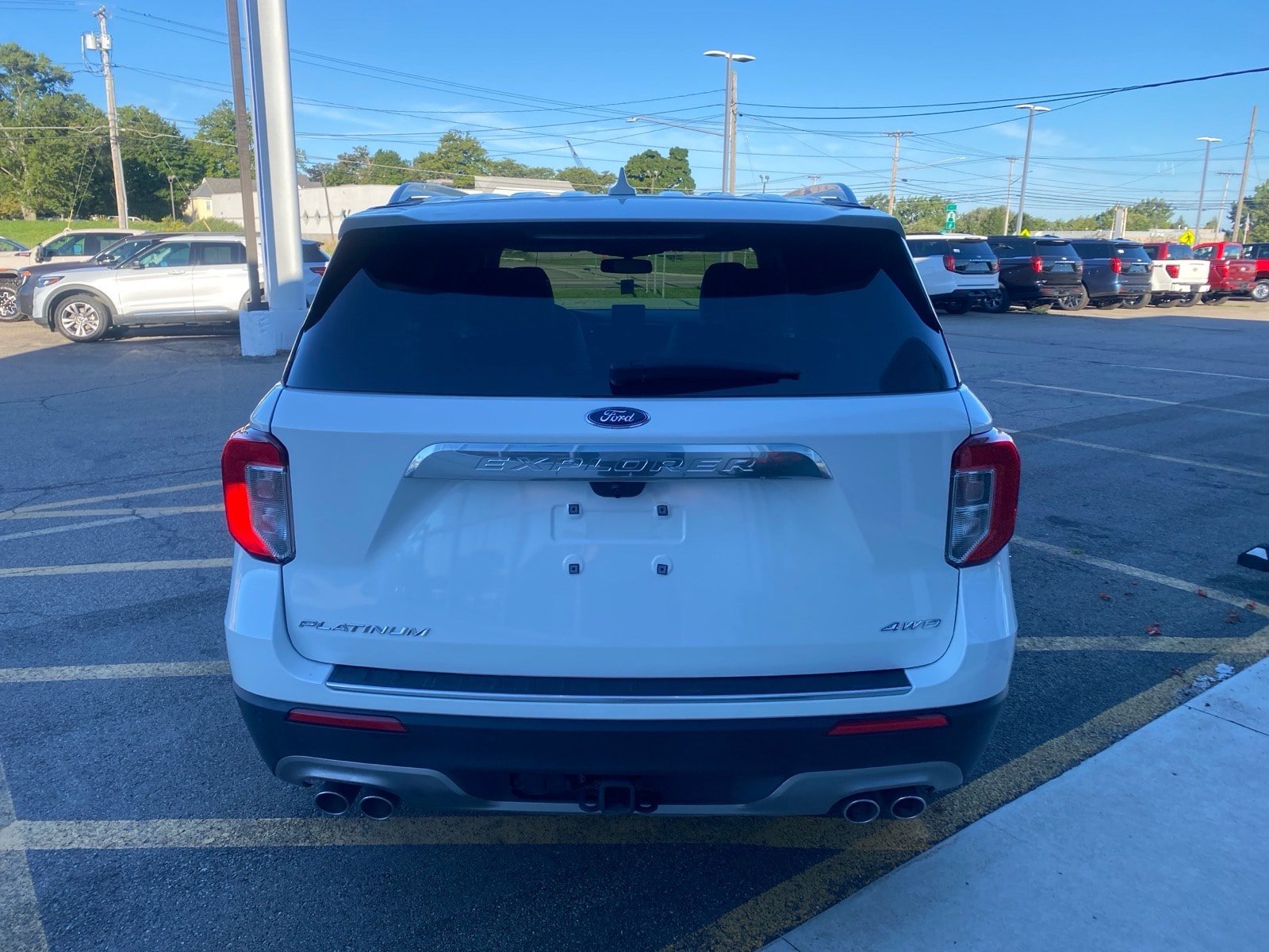 Used 2022 Ford Explorer Platinum w/ Equipment Group 601A AWD/4WD image 5