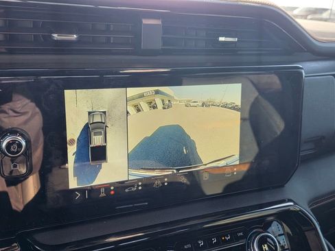 Used 2025 GMC Sierra 1500 AT4 w/ AT4 Premium Package image 17