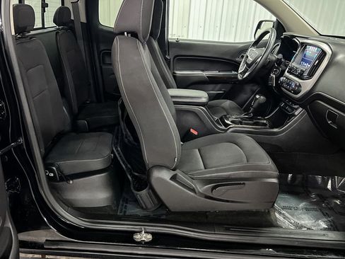 Certified 2017 GMC Canyon SLE w/ SLE Convenience Package image 39