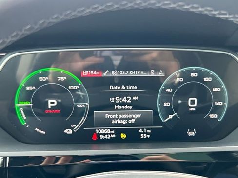 Used 2024 Audi Q8 e-tron Premium image 22