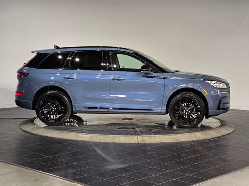 New 2025 Lincoln Corsair Reserve w/ Equipment Group 202A image 3