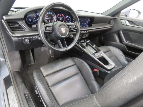 Certified 2023 Porsche 911 Carrera RWD image 4