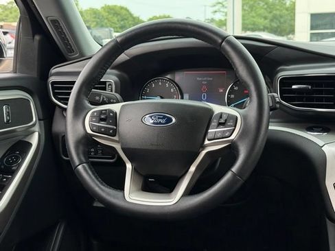 Certified 2023 Ford Explorer XLT w/ Equipment Group 202A AWD/4WD image 7
