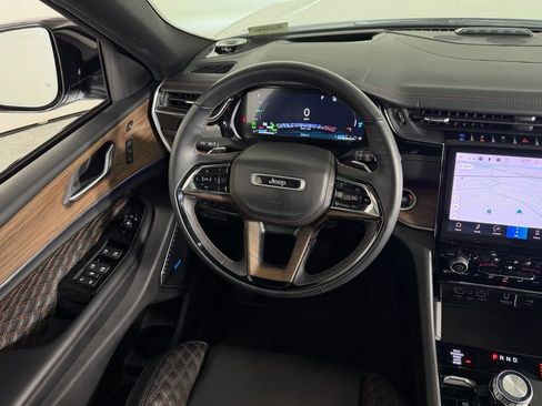 Used 2023 Jeep Grand Cherokee Summit w/ Advanced Protech Group IV AWD/4WD image 16