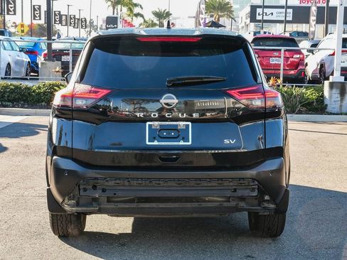Used 2023 Nissan Rogue SV image 6