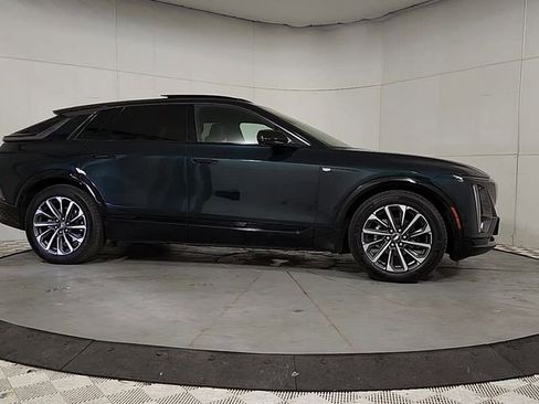 Used 2024 Cadillac Lyriq Sport AWD/4WD image 8