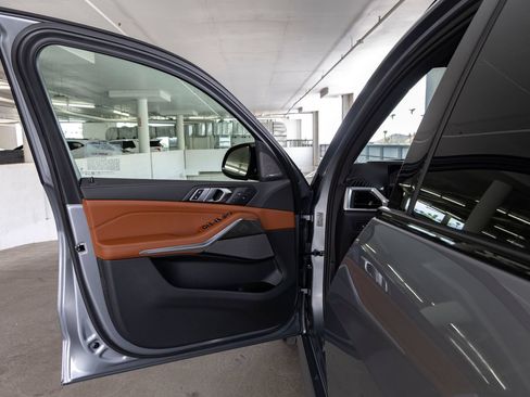 Used 2026 BMW X5 M60i AWD/4WD image 14