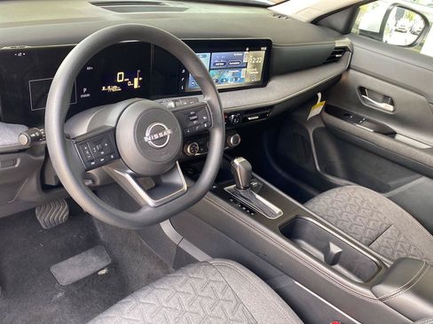 Certified 2025 Nissan Kicks SV AWD/4WD image 16