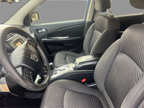 Used 2017 Dodge Journey SE w/ Flexible Seating Group FWD image 10