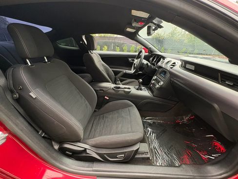 Used 2017 Ford Mustang GT RWD image 21