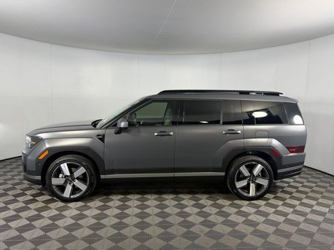Used 2025 Hyundai Santa Fe Limited FWD image 9