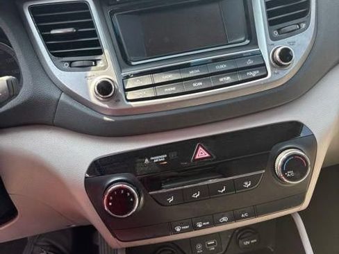Used 2016 Hyundai Tucson SE w/ Option Group 02 AWD/4WD image 16