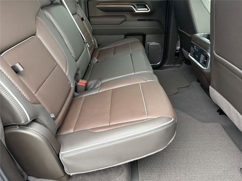 Used 2024 GMC Sierra 2500 Denali w/ Denali Reserve Package AWD/4WD image 14
