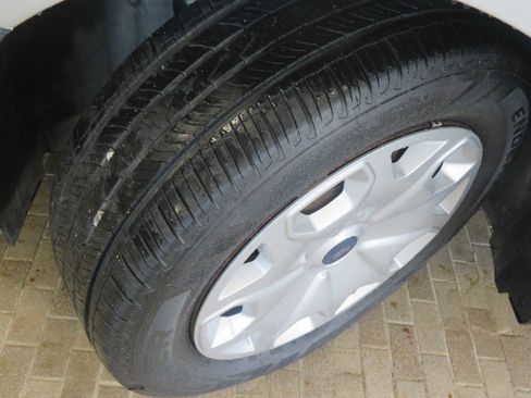 Used 2016 Ford Transit Connect XL image 11