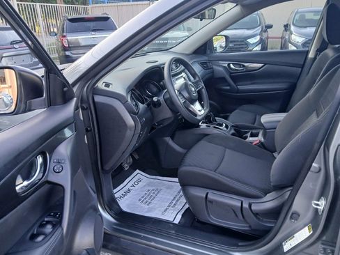 Used 2018 Nissan Rogue S AWD/4WD image 9