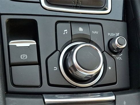 Used 2017 MAZDA MAZDA3 Sport image 23