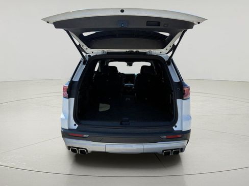 Used 2025 GMC Acadia Elevation w/ Elevation Premium Package AWD/4WD image 9