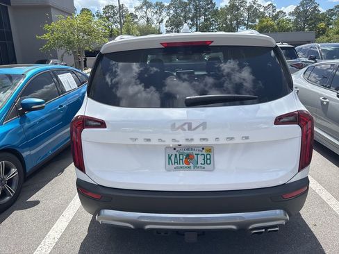 Certified 2022 Kia Telluride SX w/ Towing Package image 13