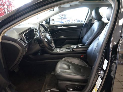 Used 2019 Ford Fusion Titanium image 27