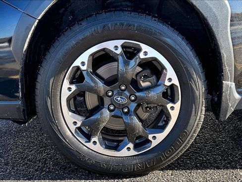 Used 2023 Subaru Crosstrek 2.0i Premium image 9