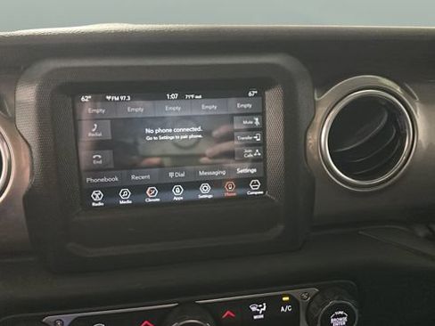 Used 2018 Jeep Wrangler Unlimited Sahara AWD/4WD image 14
