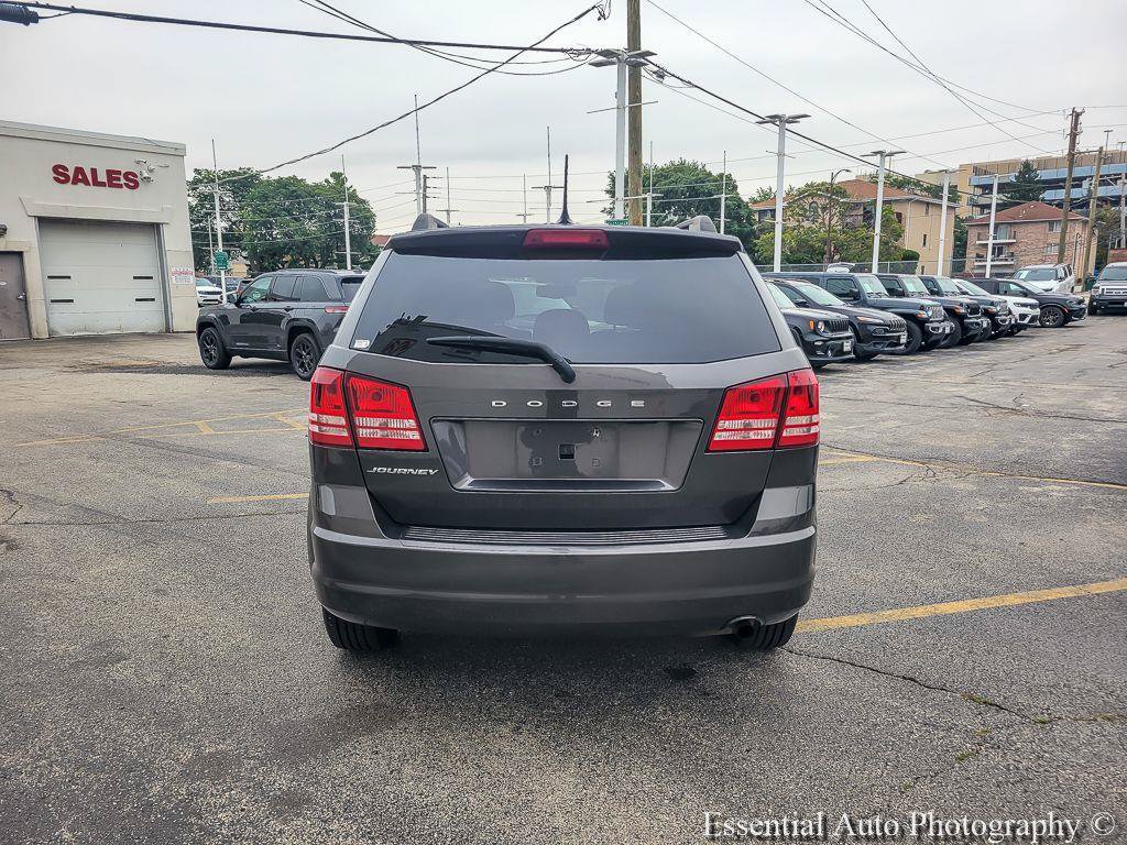 Used 2017 Dodge Journey SE w/ Flexible Seating Group FWD image 12