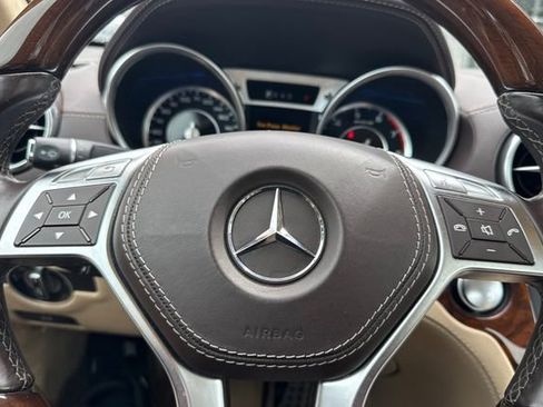 Used 2015 Mercedes-Benz SL 63 AMG image 35