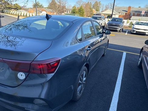 Used 2023 Kia Forte LXS w/ LXS Technology Package image 3