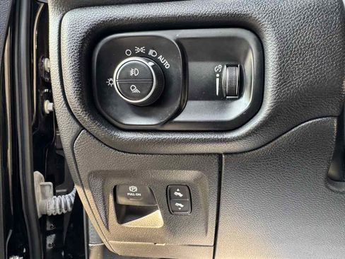 Used 2023 RAM 1500 Big Horn AWD/4WD image 10